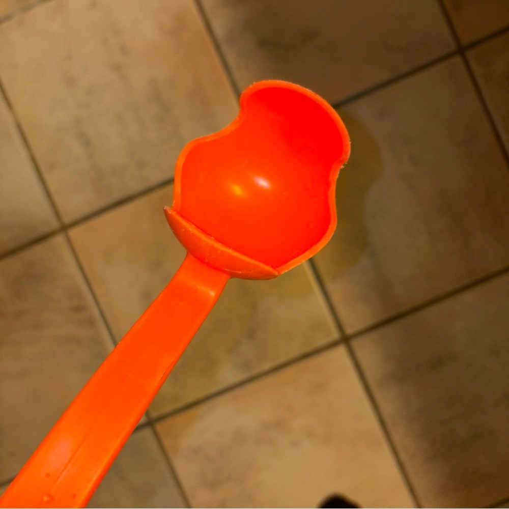 ChuckIt Ball Tosser, Standard Tennis Ball Launcher Retrieving Dog Toy Large - Picture 4 of 5